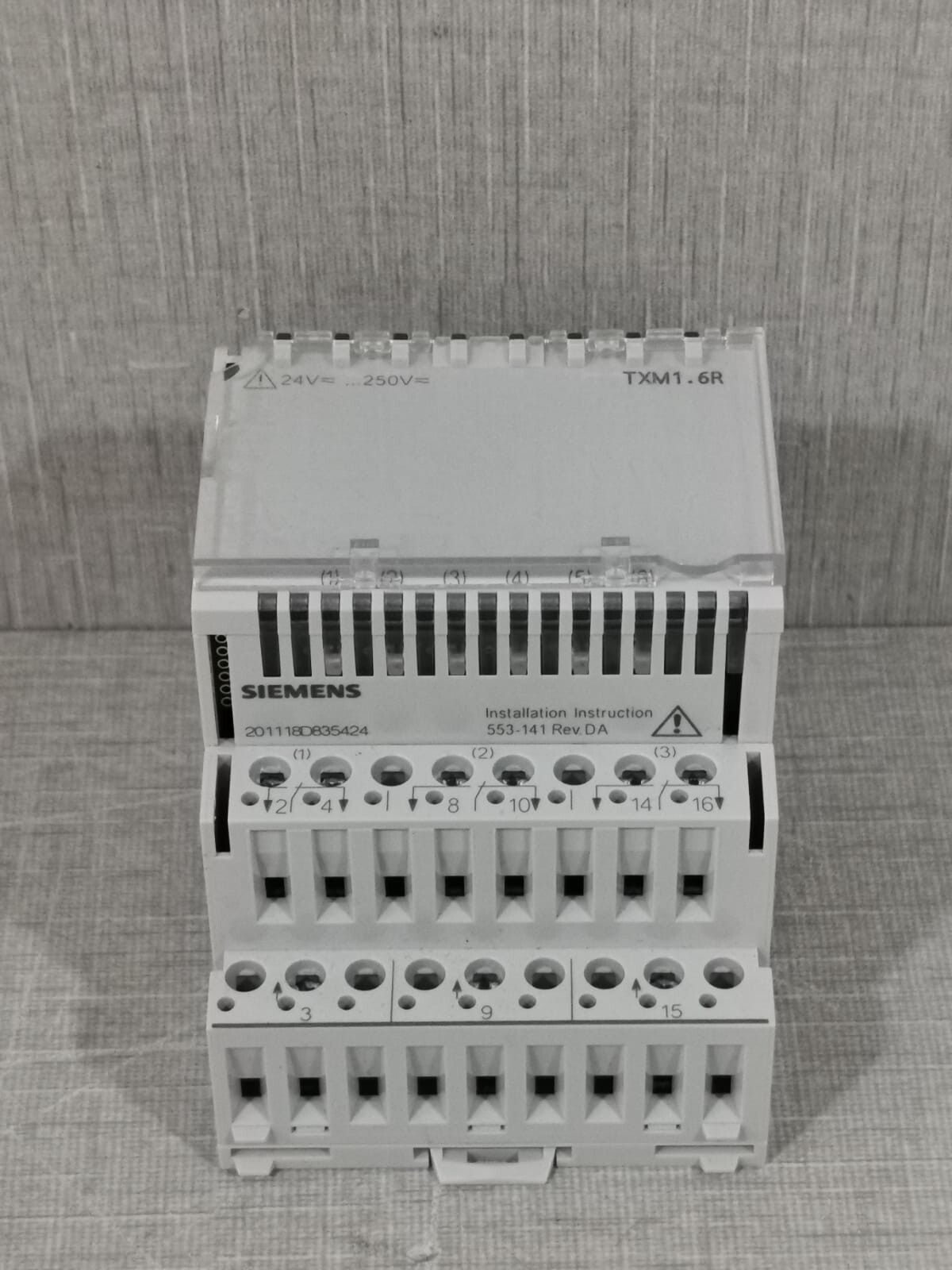 Siemens TXM1.6R SIEMENS TXM1.6R DIGITAL OUTPUT MODULE 553-141 REV.DA - WITH OLD STOCK BOX 5