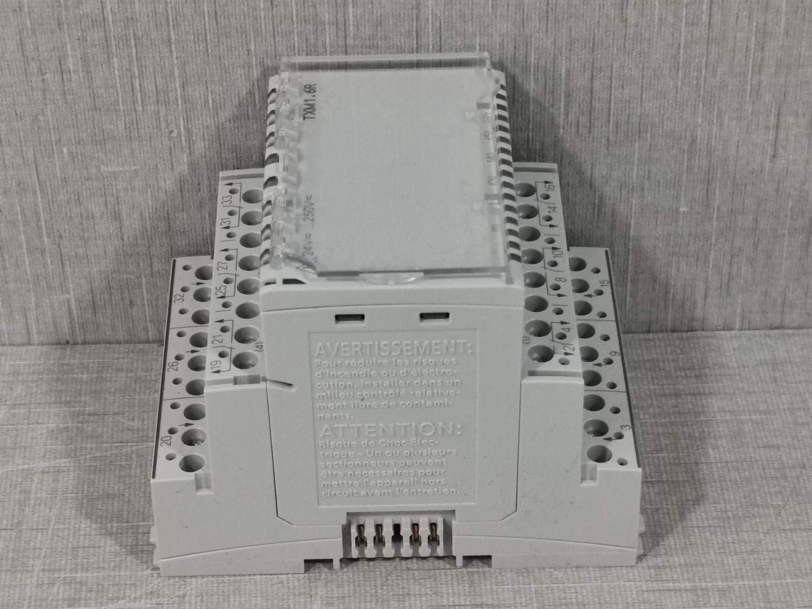 Siemens TXM1.6R SIEMENS TXM1.6R DIGITAL OUTPUT MODULE 553-141 REV.DA - WITH OLD STOCK BOX 7