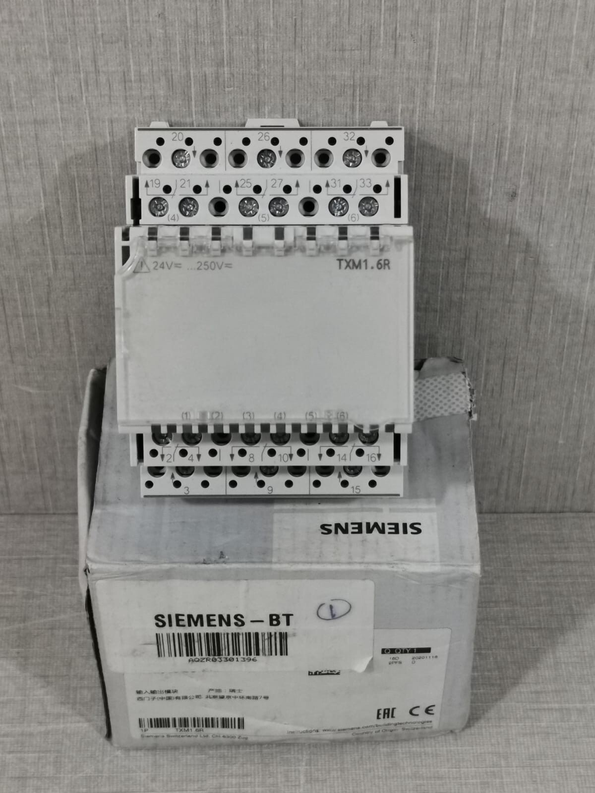 SIEMENS TXM1.6R DIGITAL OUTPUT MODULE 553-141 REV.DA - WITH OLD STOCK BOX