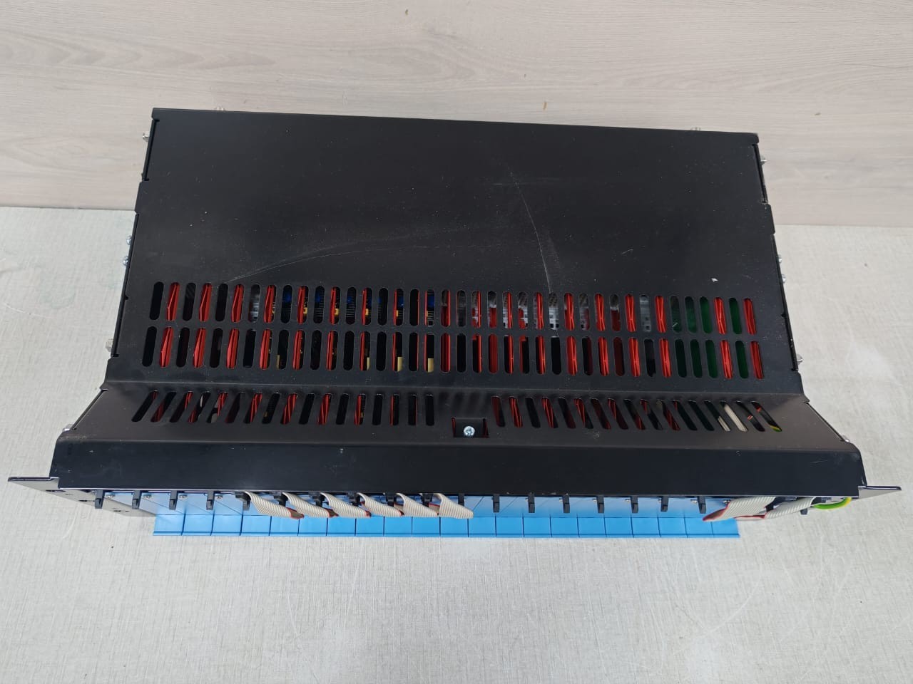 Honeywell IOCHAS-0003R HONEYWELL IOCHAS-0003R REDUNDANT ENCLOSURE WITH SAI-1620m x 6 & 10-0001 x 2 PCB 8