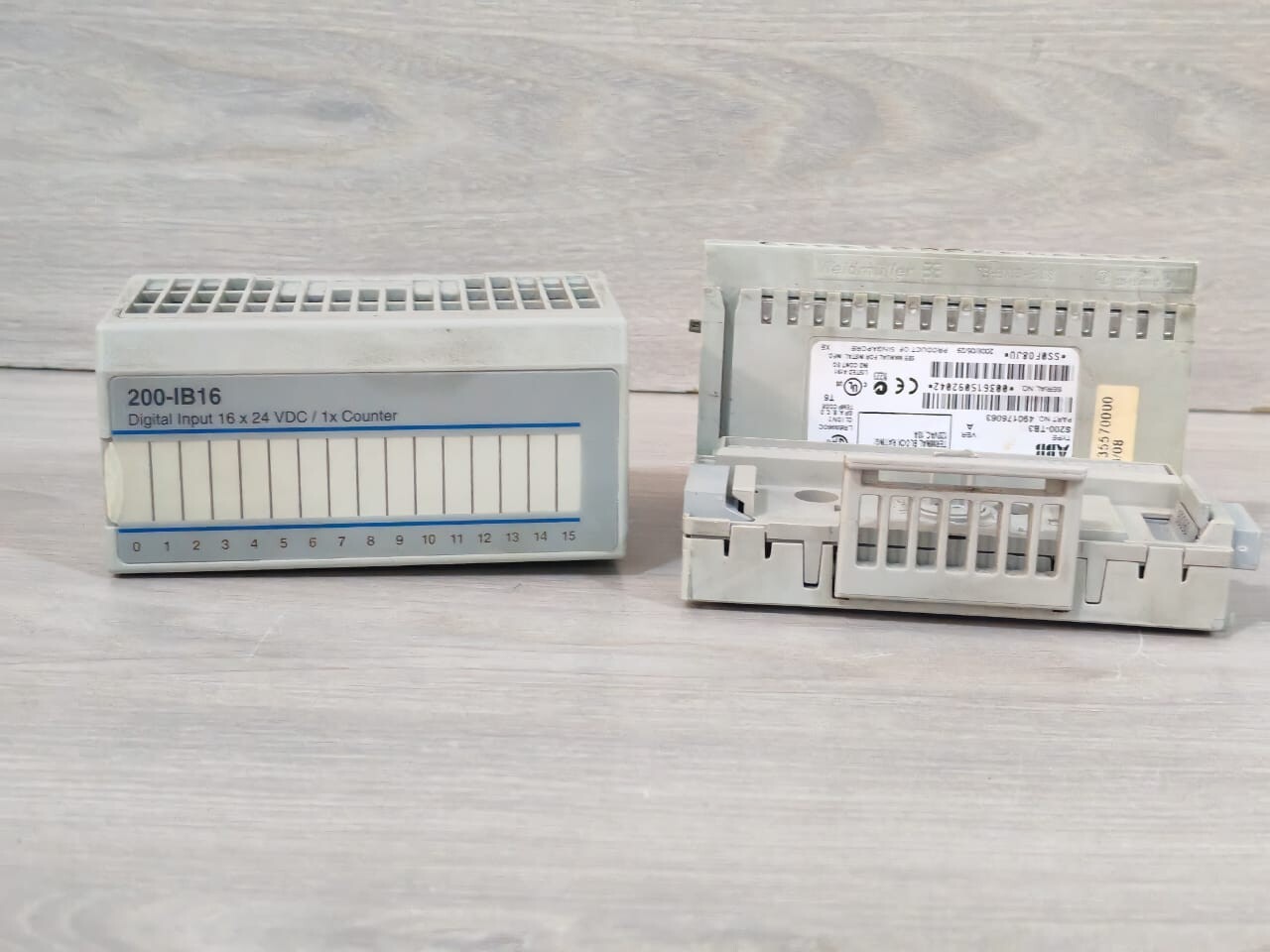 ABB INPUT-16 ABB S200-IB16 & S200-TB3 DIGITAL INPUT 16 X 24VDC/1X COUNTER 2