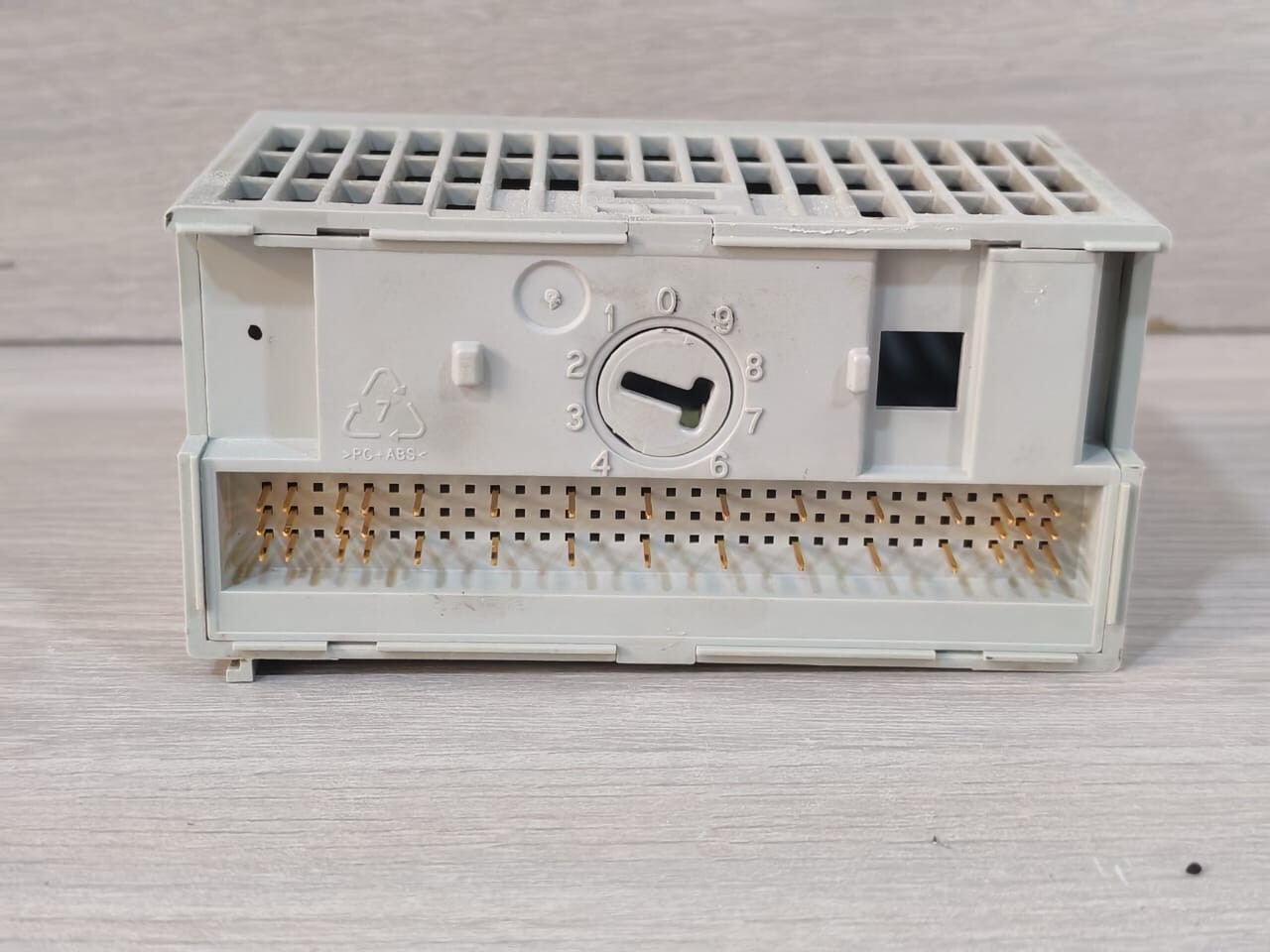 ABB INPUT-16 ABB S200-IB16 & S200-TB3 DIGITAL INPUT 16 X 24VDC/1X COUNTER 7