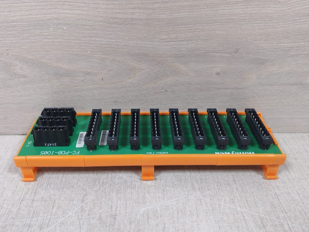 Honeywell IO05 Honeywell FC-PDB-IO05 Power Distribution Unit 6