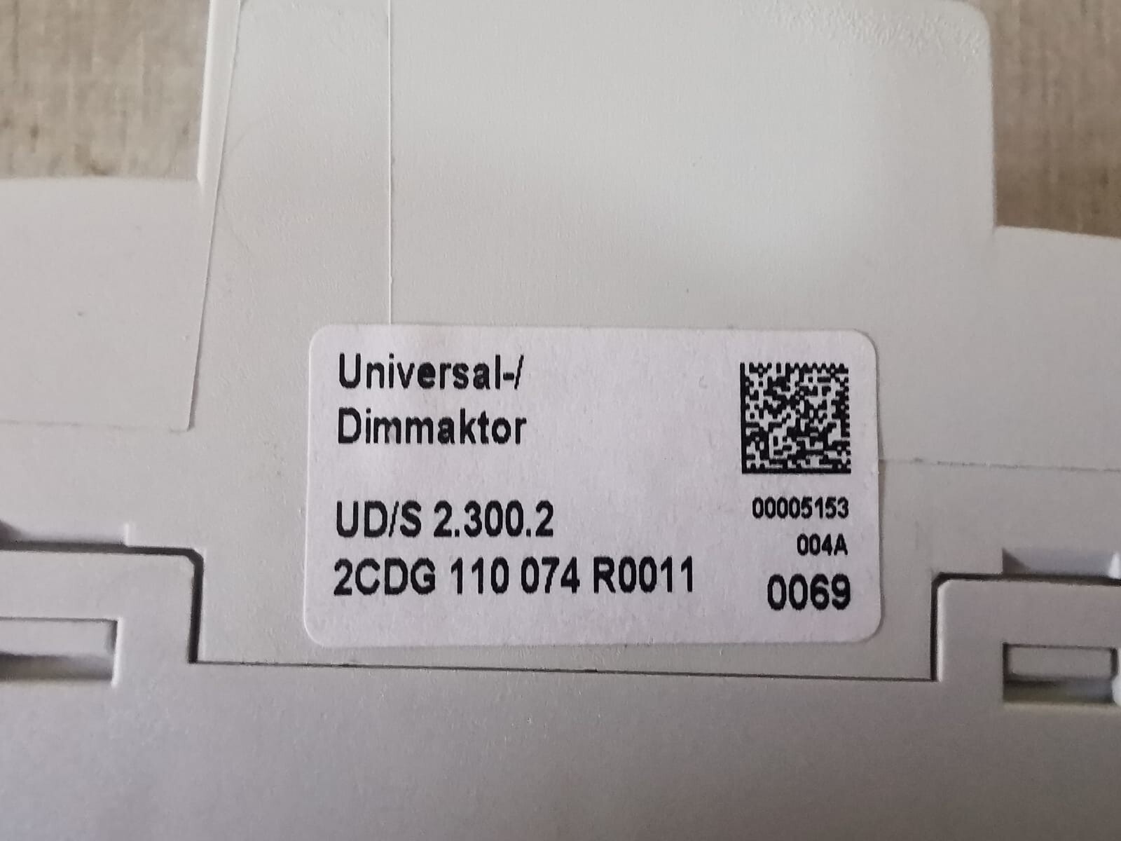 ABB R0011 ABB UD/S 2.300.2 Universal Dim Actuator 2CDG 110 074 R0011 4
