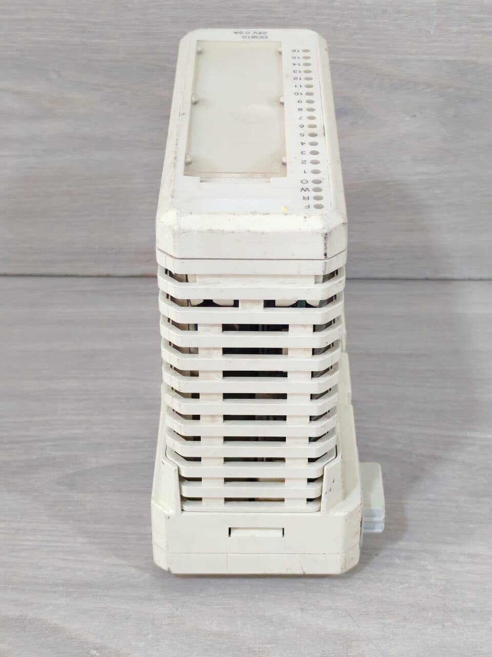 ABB DO810 ABB DO810 3BSE008510R1 24V 0.5A Digital Output Module with Termination Unit 5