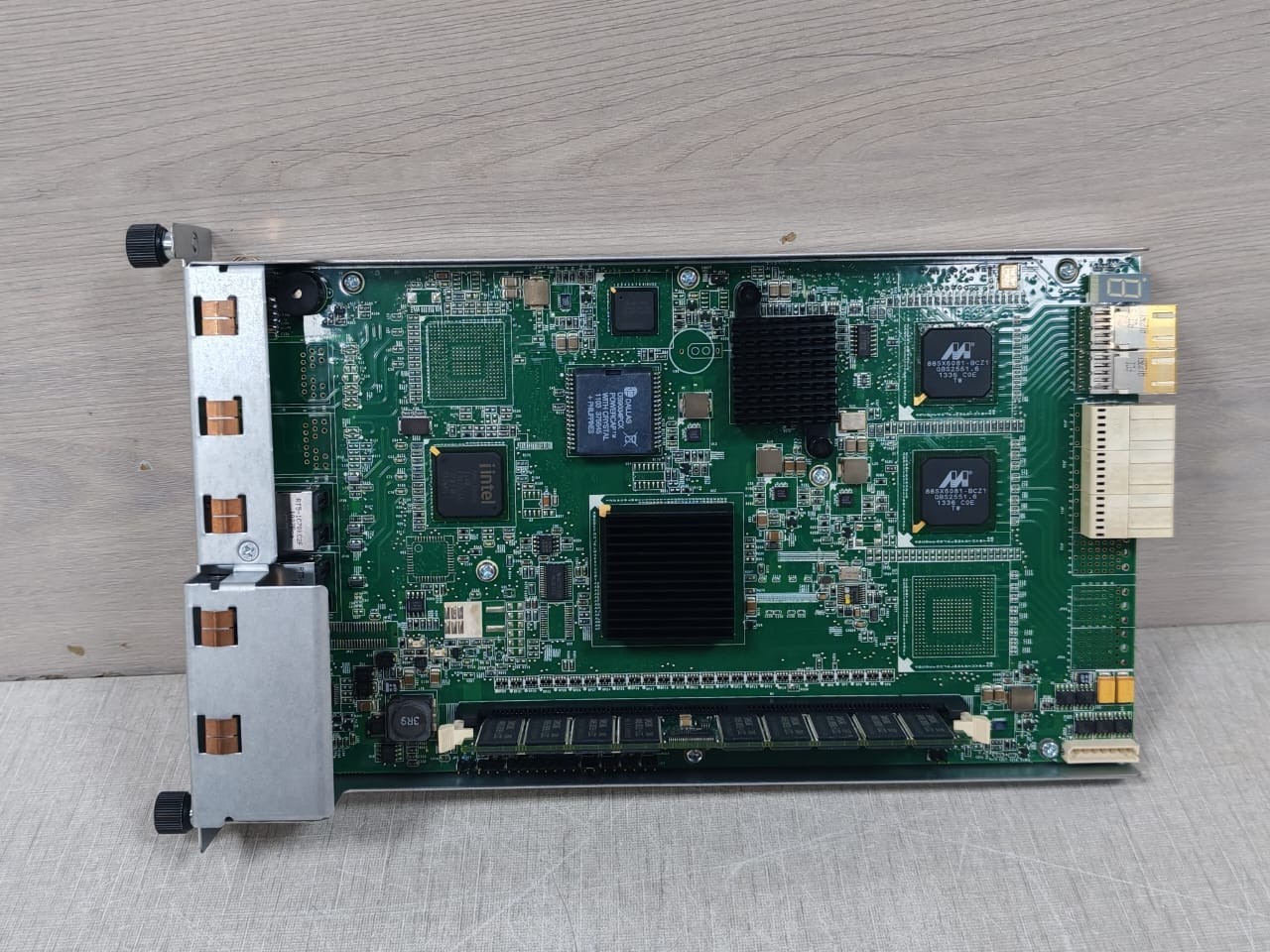 Bosch F.01U.025.263 Bosch DVA-SCIK-12A DiskArray Controller F.01U.025.263 4