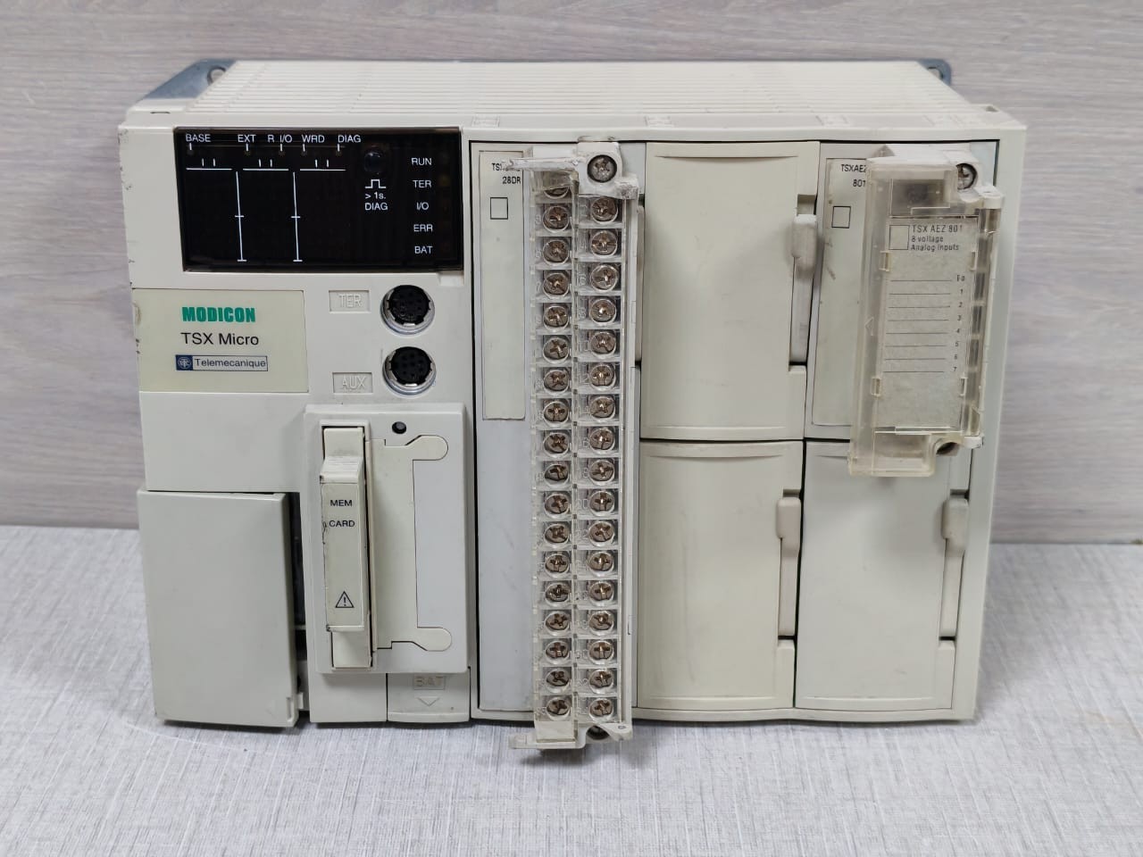 Schneider Electric TSX3721001 SCHNEIDER TELEMECANIQUE MODICON TSX MICRO TSX3721001 TSXDMZ +TSXAEZ MODULE 2