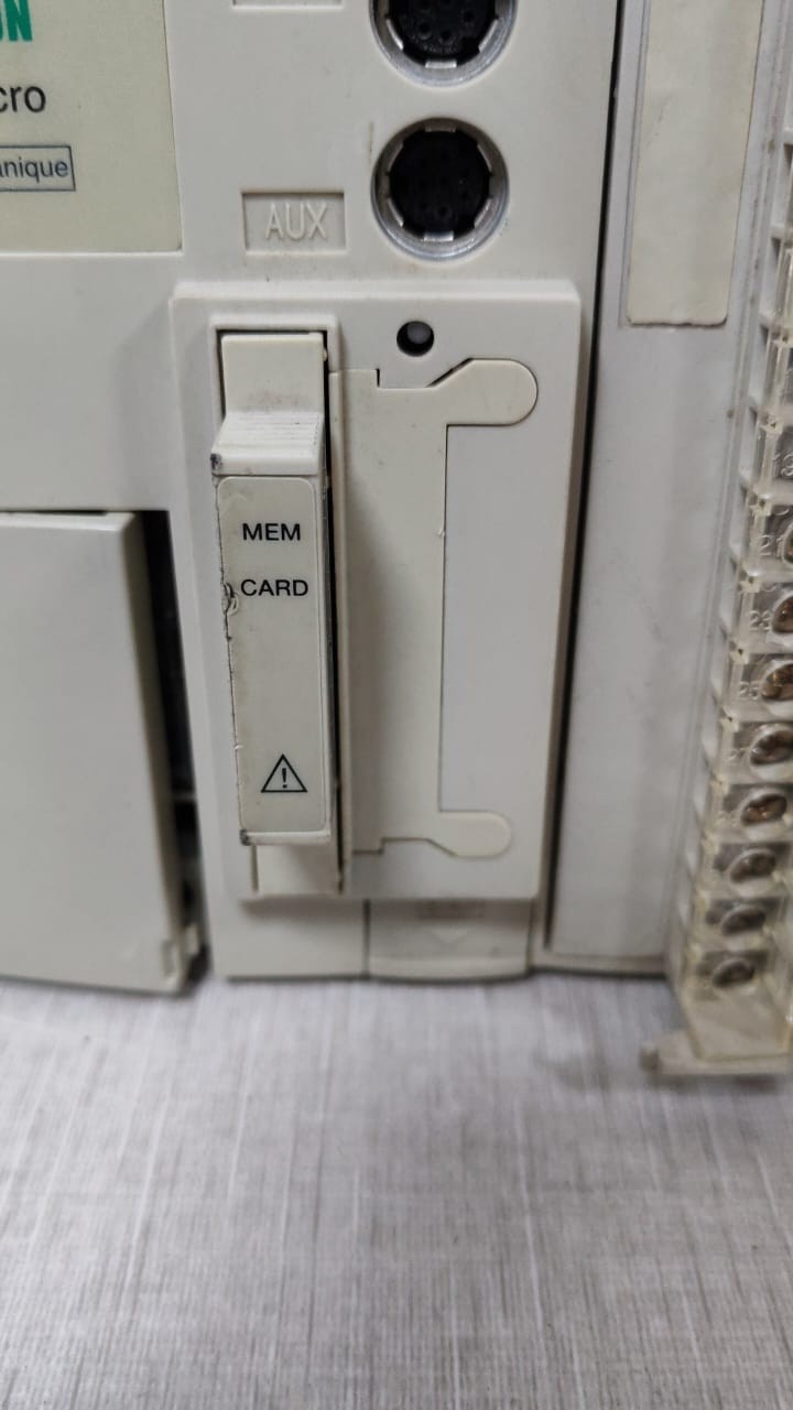 Schneider Electric TSX3721001 SCHNEIDER TELEMECANIQUE MODICON TSX MICRO TSX3721001 TSXDMZ +TSXAEZ MODULE 7