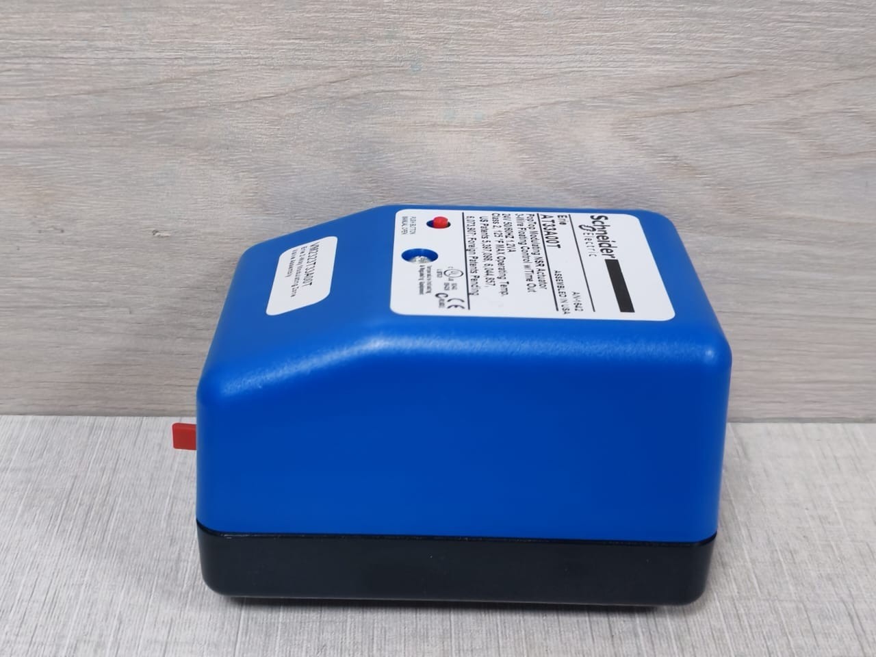 Schneider Electric VM2323T33A00T Schneider Electric VM2323T33A00T / AT33A00T Erie PopTop Modulating NSR Actuator 4