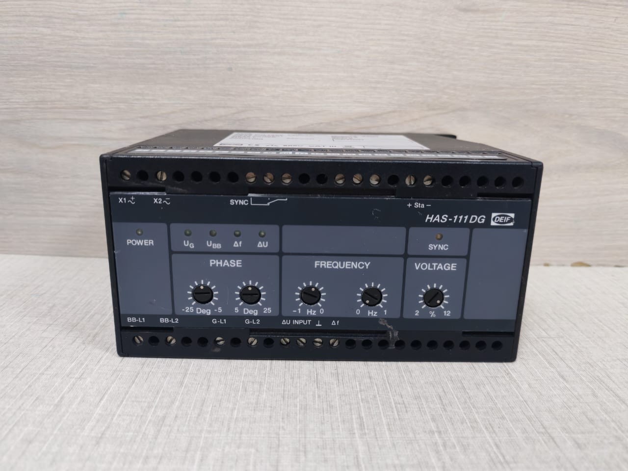 DEIF HAS-111DG DEIF HAS-111DG SYNCHRONISATION & CIRCUIT BREAKER CLOSING 220VAC 10