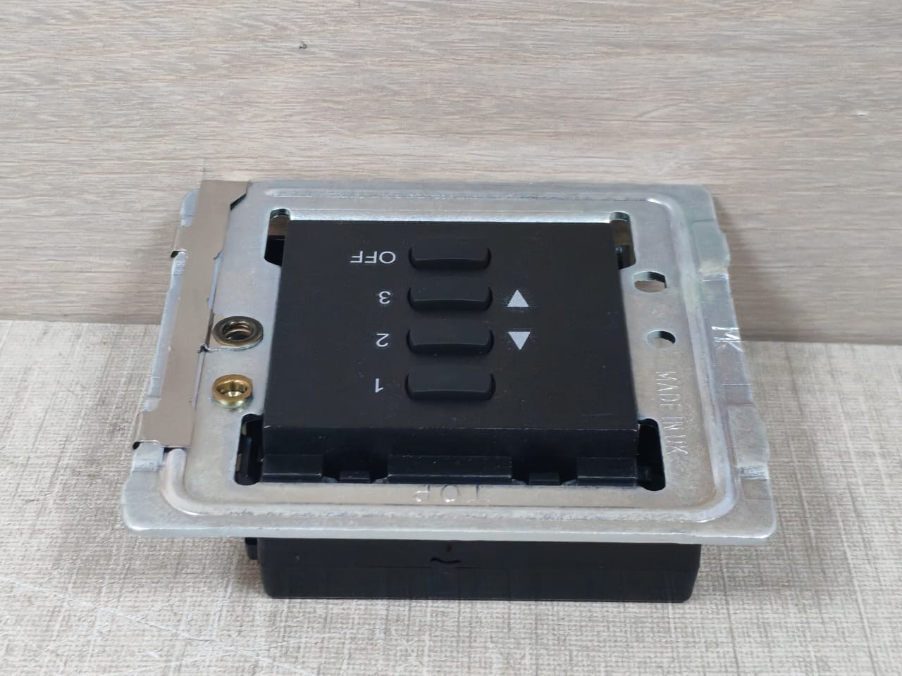 Honeywell MLSLCP4-MK2 Ex-Or By Honeywell MLSLCP4 MK2 4-Button Control Panel - With Broken Back 6
