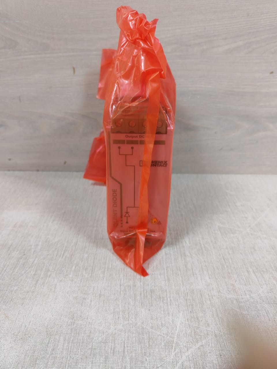 Phoenix Contact QUINT-DIODE-/-12-24DC-/-2X20-/-1X40-2320157 PHOENIX CONTACT QUINT DIODE / 12-24DC / 2x20 / 1x40 2320157 POWER MODULE 24V 3
