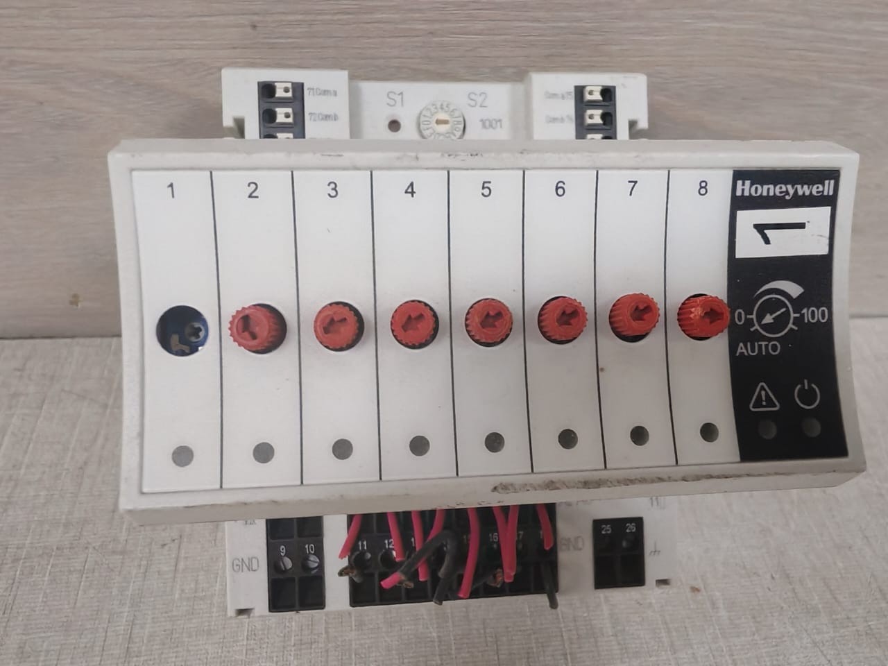 Honeywell XSU821-22 Honeywell XFR822A Analog Output Module with BASE XSU821-22 2