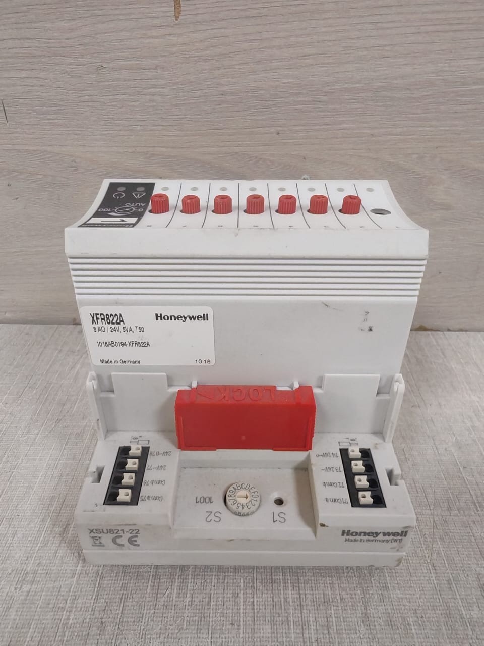 Honeywell XSU821-22 Honeywell XFR822A Analog Output Module with BASE XSU821-22 4