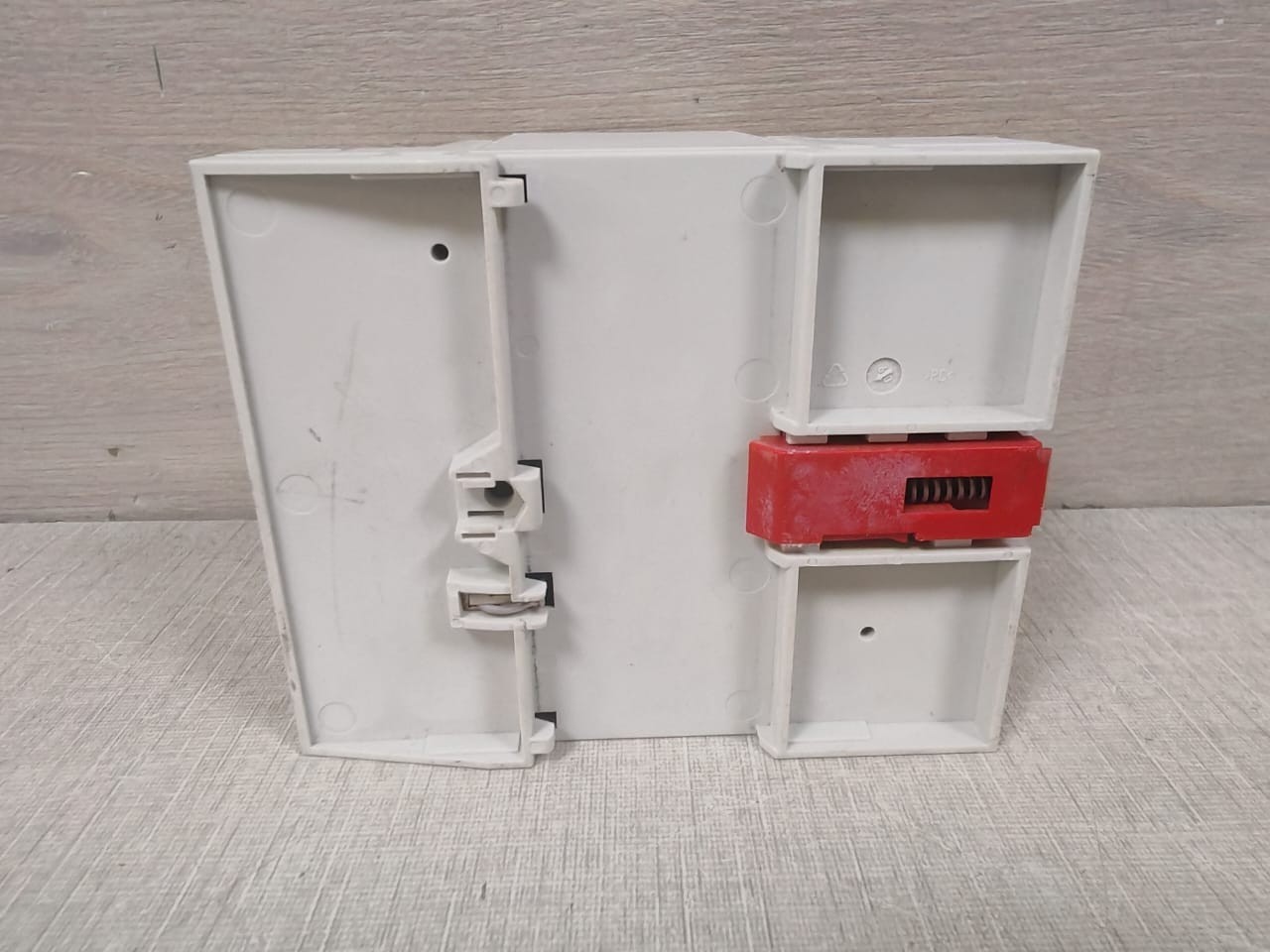 Honeywell XSU821-22 Honeywell XFR822A Analog Output Module with BASE XSU821-22 9