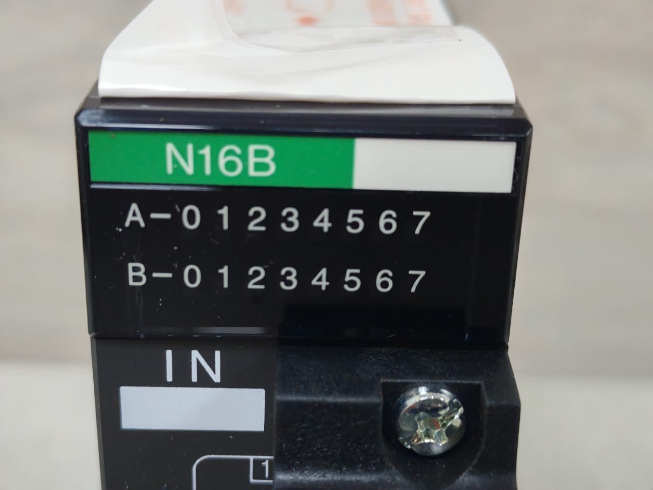 IDEC N16B IDEC PF3S-N16B FA-3S PROGRAMMABLE CONTROLLER 12-24VDC - WITH DIRTY BOX 3