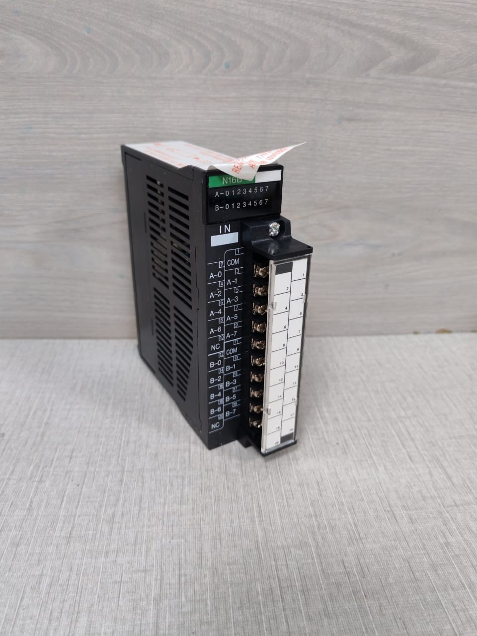 IDEC N16B IDEC PF3S-N16B FA-3S PROGRAMMABLE CONTROLLER 12-24VDC - WITH DIRTY BOX 6