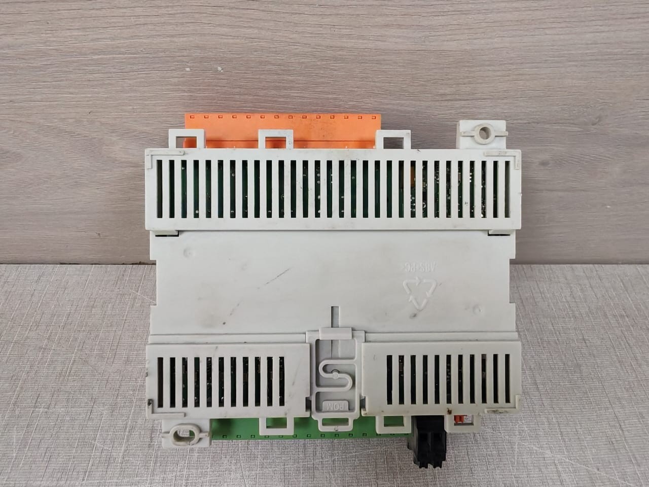 Honeywell XFC3D06001 Honeywell XFC3D06001 Excel Smart I/O Module 8