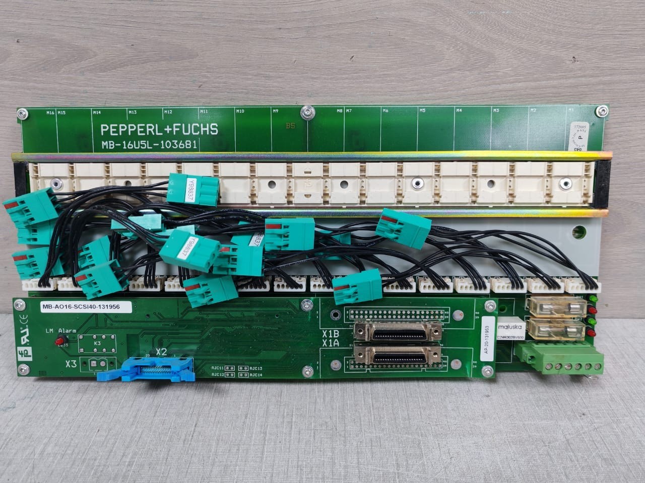 PEPPERL+FUCHS MB-16U5L-103681 / MB-AO16-SCI40-131956 BACKPLANE MOTHERBOARD