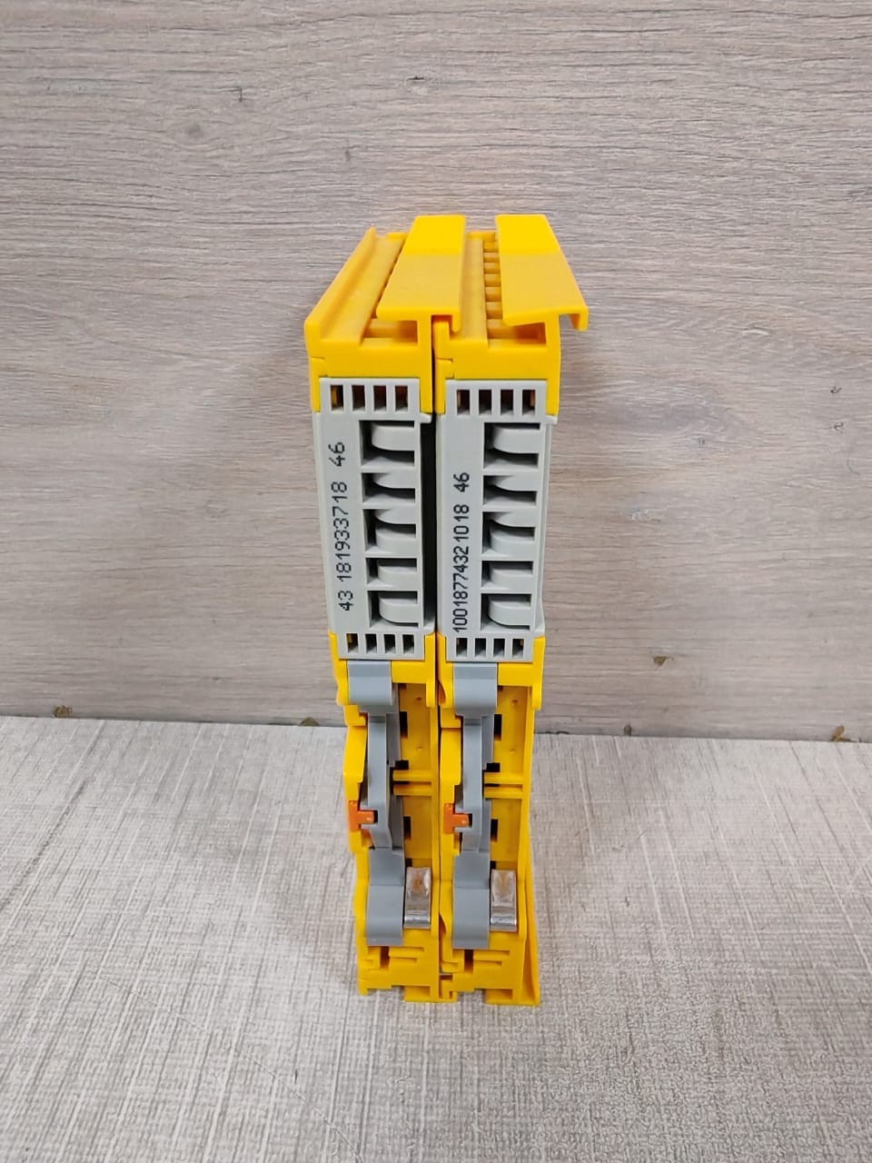 Beckhoff EL2904 BECKHOFF EL2904 EtherCAT TERNINAL 4-CHANNEL DIGITAL OUTPUT 24V DC 9