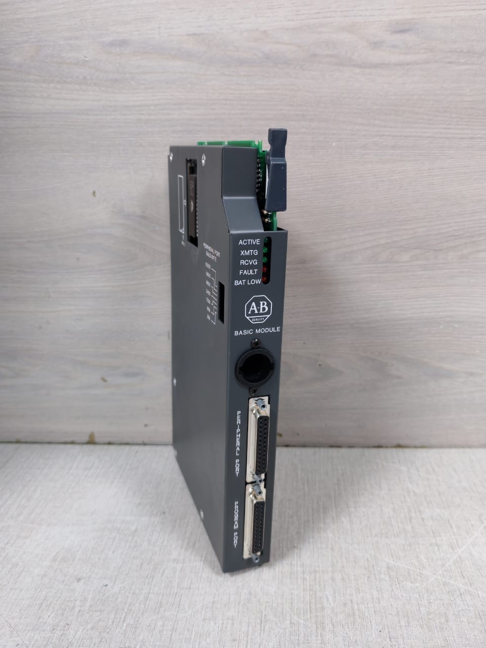 ALLEN BRADLEY 1771-DB ONE BASIC MODULE