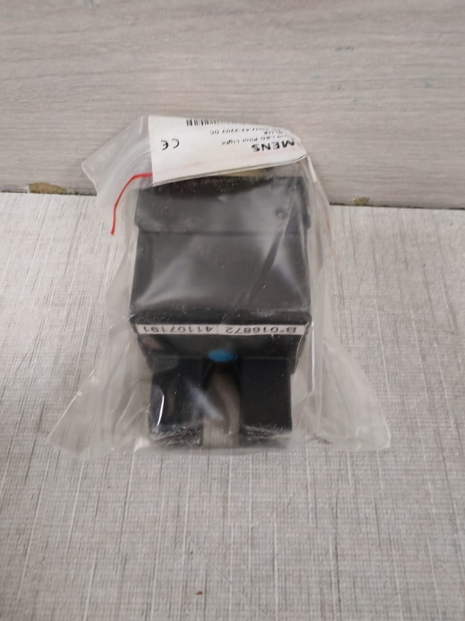 Siemens BOX-10 SIEMENS 3SB5235-6HF10 BLUE BROADBAND LED PILOT LIGHT (1 BOX 10 PCS) 6