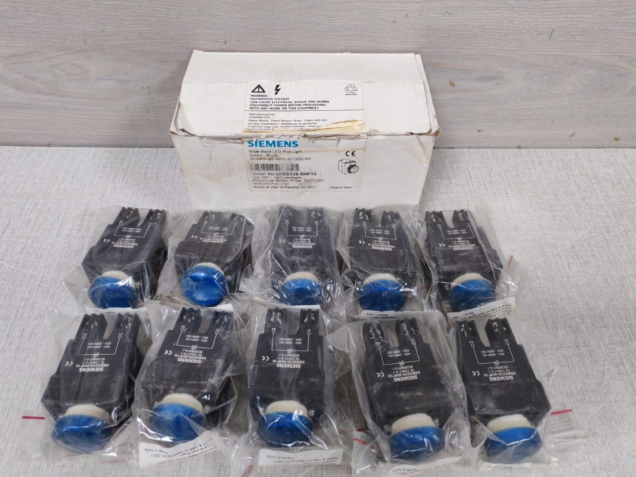 Siemens BOX-10 SIEMENS 3SB5235-6HF10 BLUE BROADBAND LED PILOT LIGHT (1 BOX 10 PCS) 10