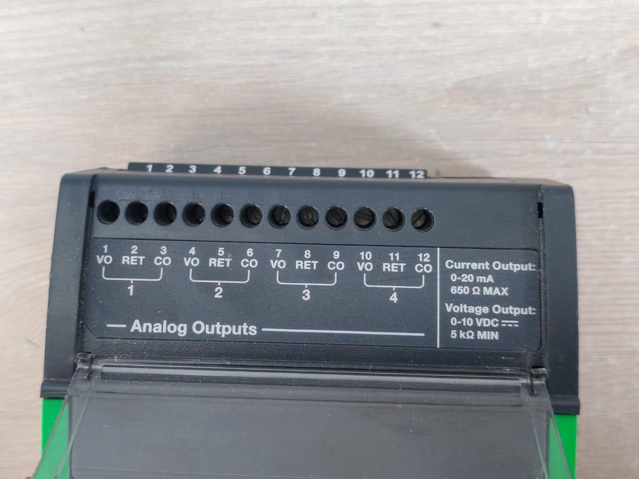 Schneider Electric SXWAO8XXX10001 Schneider Electric AO-8 SmartX Controller SXWAO8XXX10001 with TB-I/O-W1 Base 3
