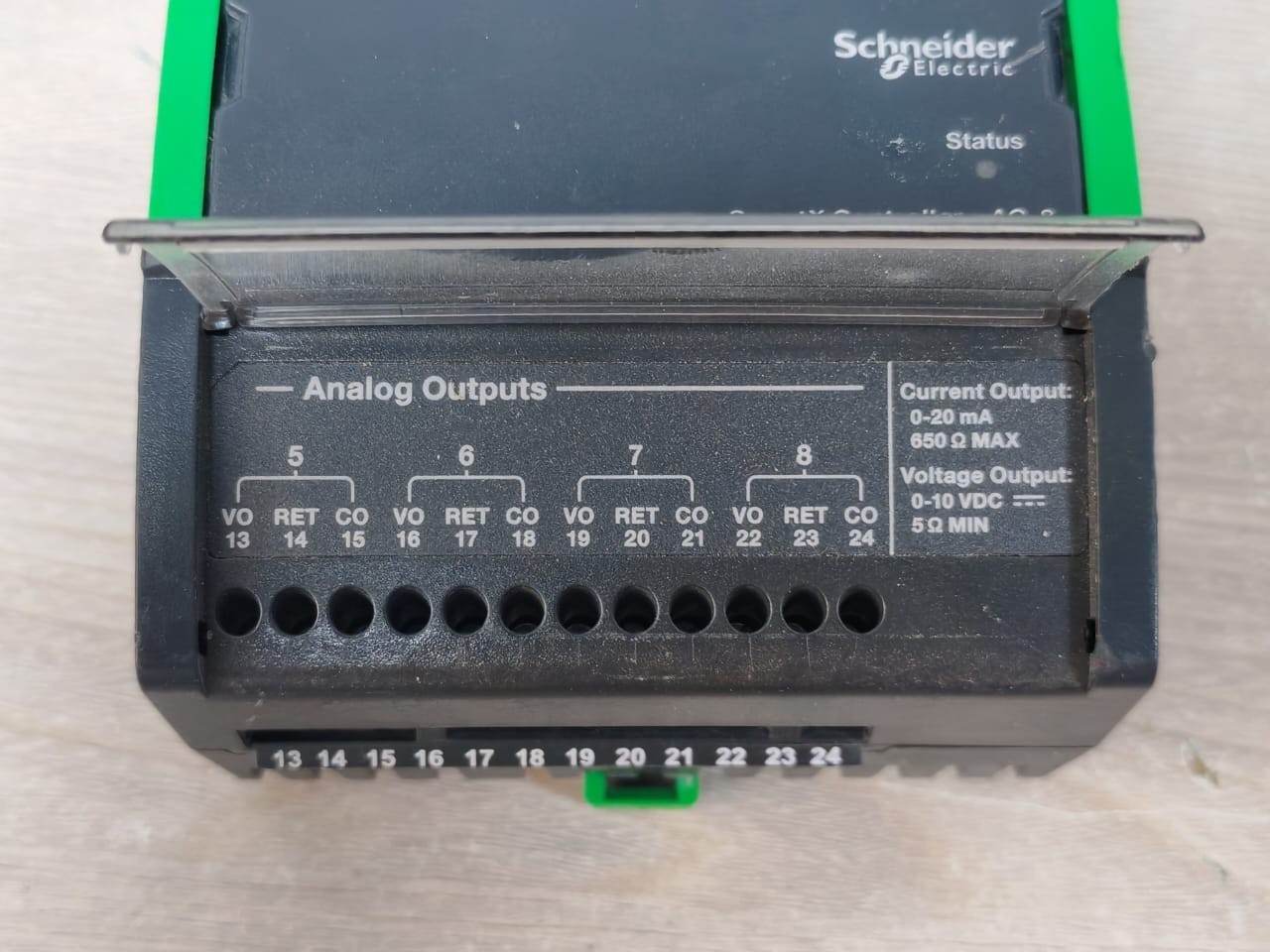 Schneider Electric SXWAO8XXX10001 Schneider Electric AO-8 SmartX Controller SXWAO8XXX10001 with TB-I/O-W1 Base 4