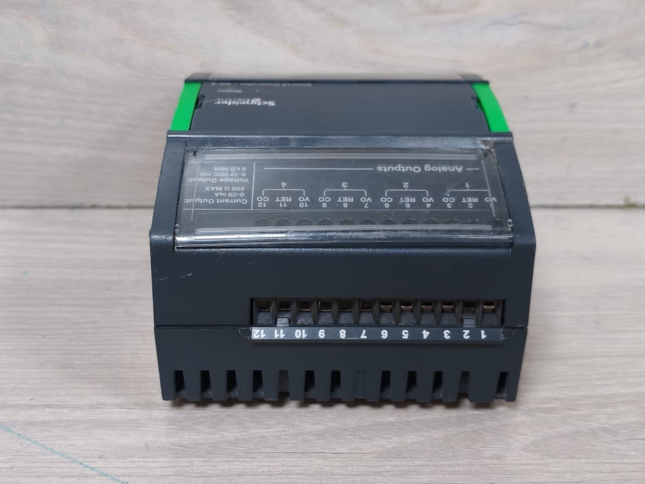 Schneider Electric SXWAO8XXX10001 Schneider Electric AO-8 SmartX Controller SXWAO8XXX10001 with TB-I/O-W1 Base 8