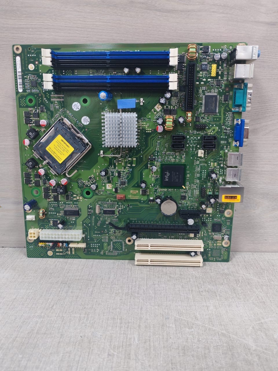 Siemens D2312-A34 FUJITSU - SIEMENS D2312-A34 GS 1 / W26361-W122-Z2-06-36 MOTHERBOARD 2