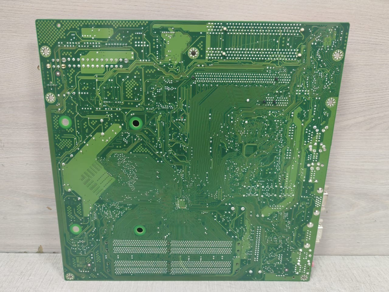 Siemens D2312-A34 FUJITSU - SIEMENS D2312-A34 GS 1 / W26361-W122-Z2-06-36 MOTHERBOARD 9
