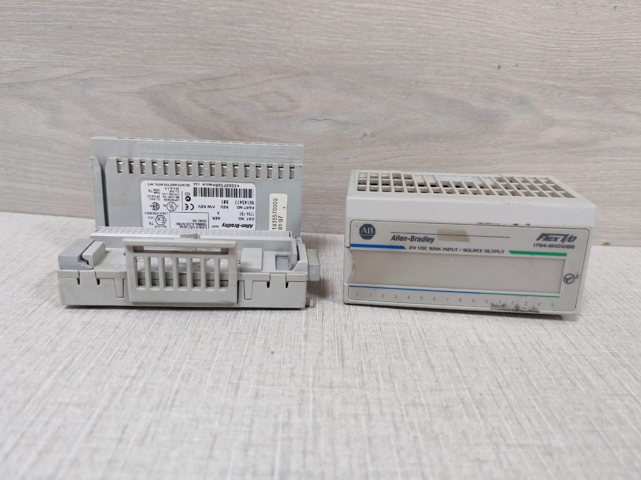 ALLEN-BRADLEY 1794-IB10X0B6/1794-TB3 SER.A FLEX I/O DIGITAL MODULE