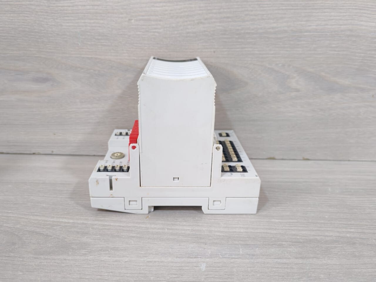 Honeywell XS821-22 Honeywell XF821A Pluggable Panel Bus Analog Input Module with BASE XS821-22 7