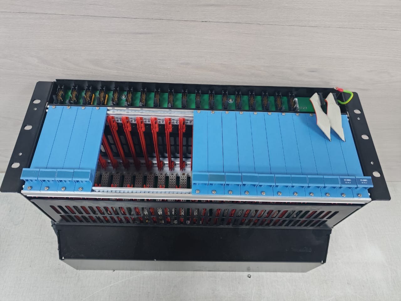Honeywell WITH-10 HONEYWELL IOCHAS-0003R REDUNDANT ENCLOSURE WITH 10-0001x2 PCB 4