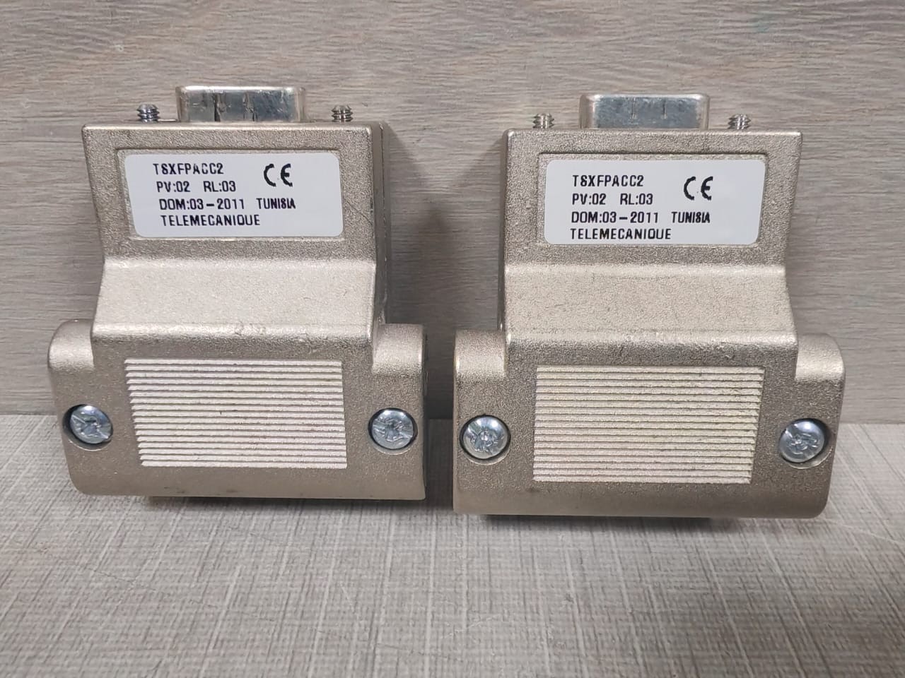 1 SET 2 PIECE TELEMECANIQUE TSXFPACC2 PV:02 RL:03 CONNECTOR