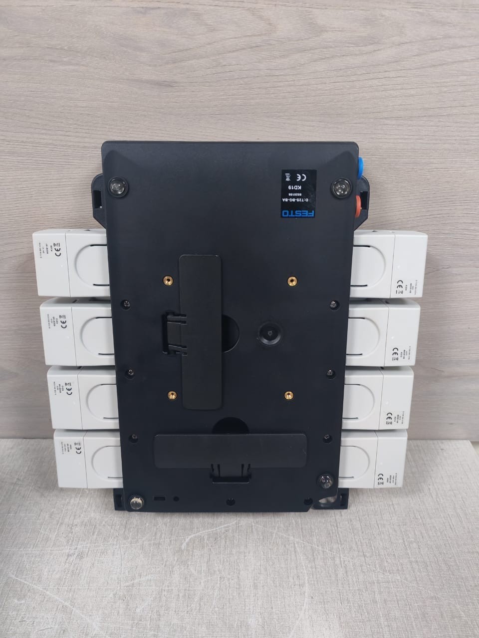 Festo KD19 FESTO TEC2SCREEN D:T2S-BG-BA 8028156 KD19 BASE AND CONNECTS 8