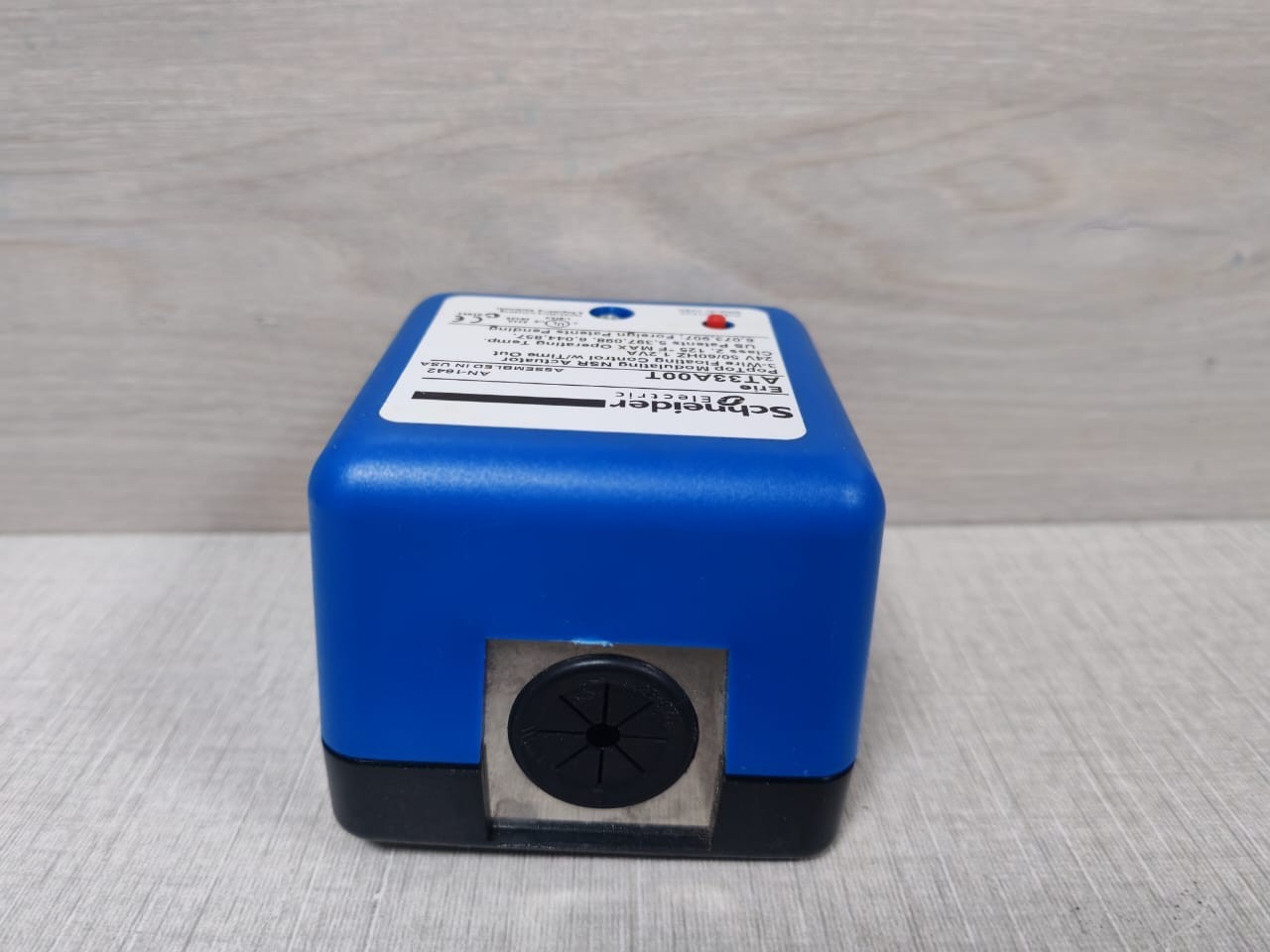 Schneider Electric VM2427T33A00T Schneider Electric VM2427T33A00T / AT33A00T PopTop Modulating Nsr Actuator 6