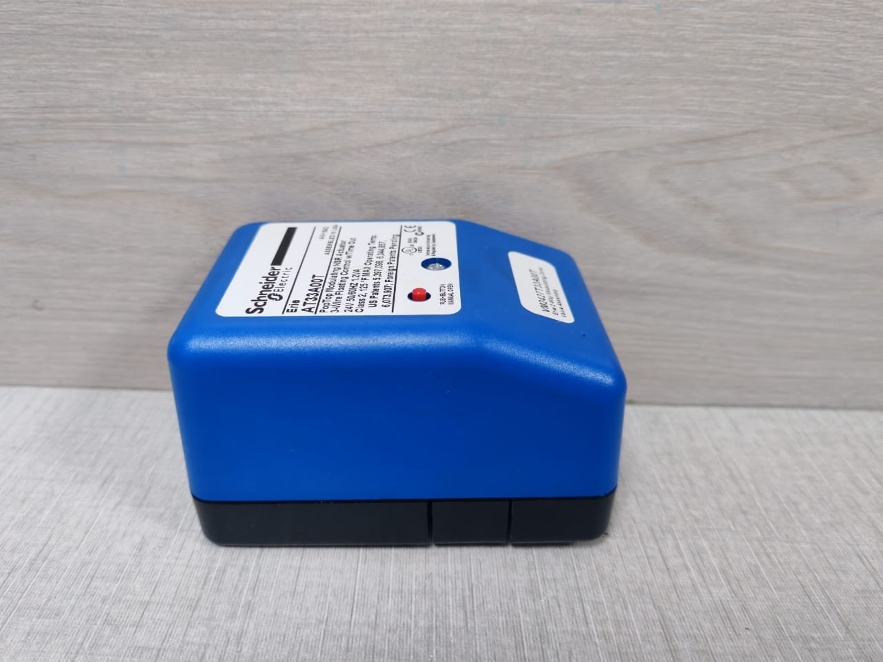 Schneider Electric VM2427T33A00T Schneider Electric VM2427T33A00T / AT33A00T PopTop Modulating Nsr Actuator 8