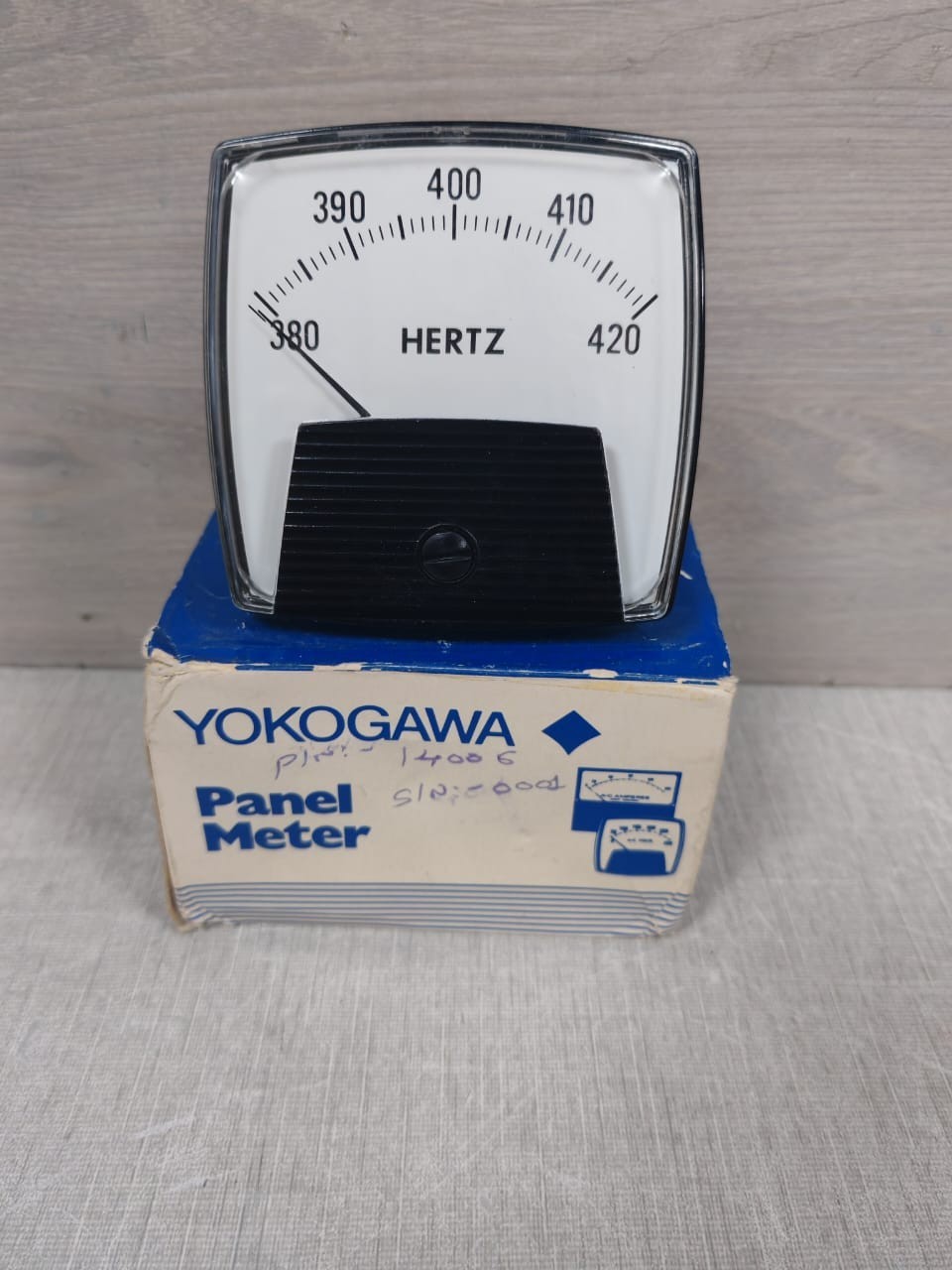 Yokogawa METER-380 YOKOGAWA 254350BKBK9JHD/UL FREQUENCY|PANEL METER 380-420HZ 120V 2