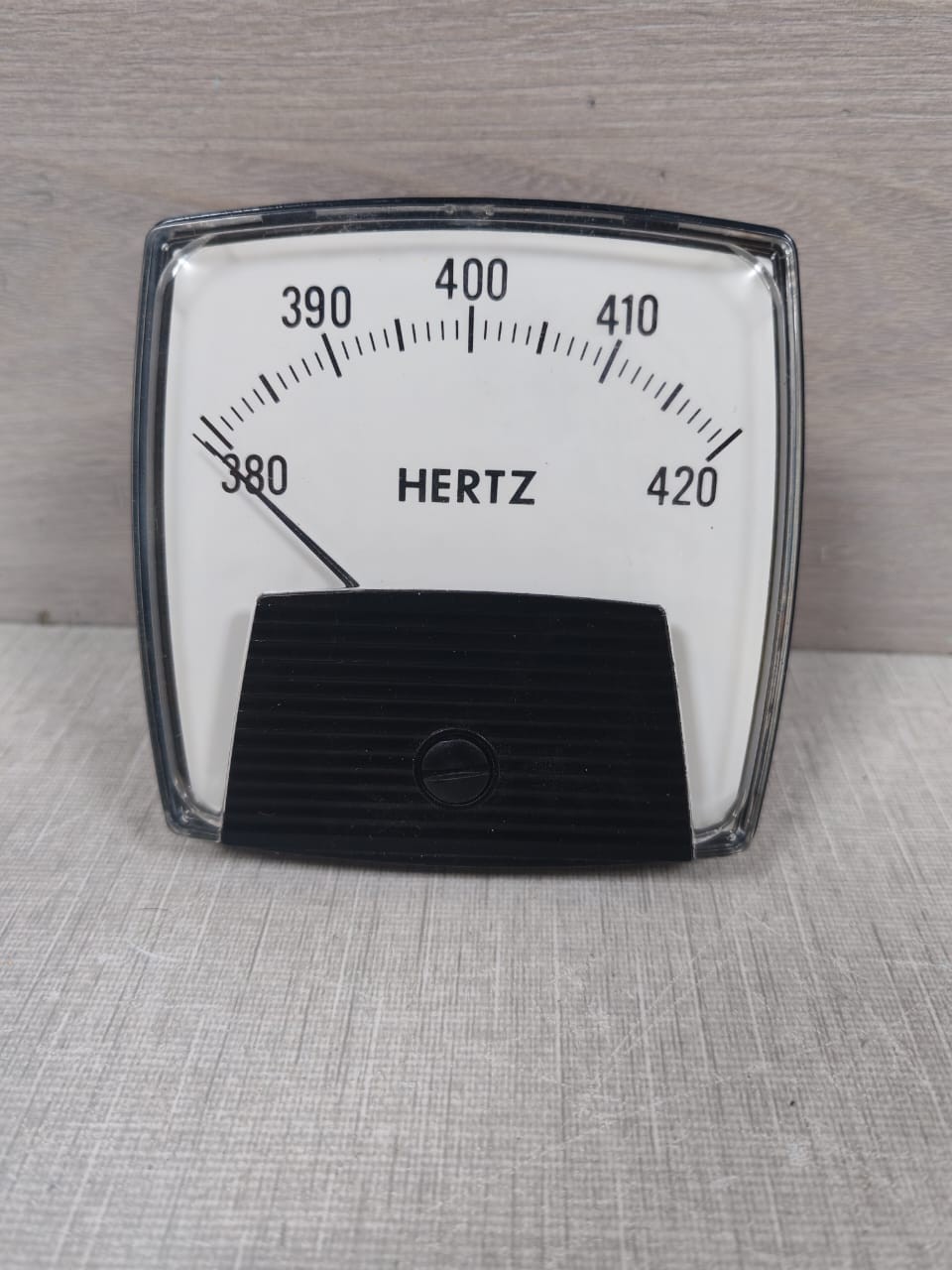 Yokogawa METER-380 YOKOGAWA 254350BKBK9JHD/UL FREQUENCY|PANEL METER 380-420HZ 120V 3