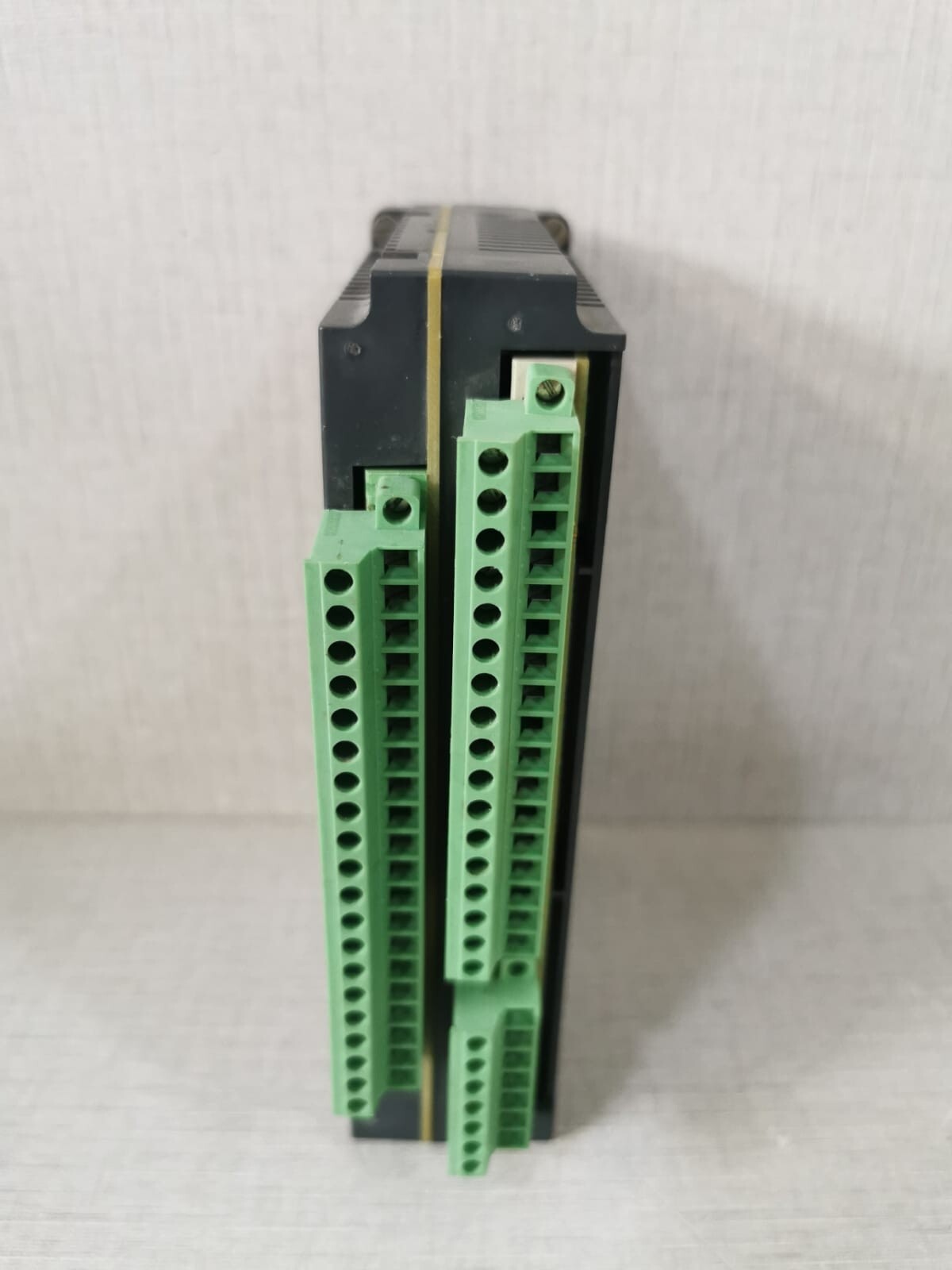 Schneider Electric MES120 Schneider Electric 59715 MES120 14 Inputs + 6 Outputs / 24-250 VDC 2