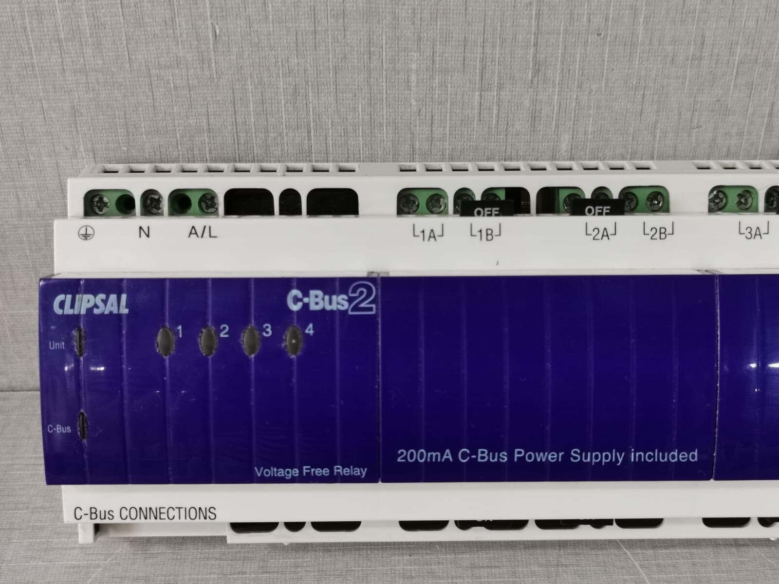 Clipsal L5504RVF20/LE5504TRVF20 CLIPSAL L5504RVF20/LE5504TRVF20 4 CHANNEL VOLTAGE FREE RELAY 2