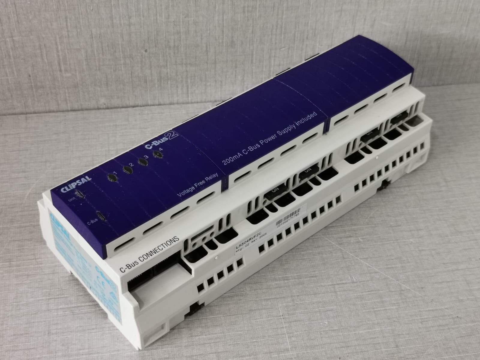 Clipsal L5504RVF20/LE5504TRVF20 CLIPSAL L5504RVF20/LE5504TRVF20 4 CHANNEL VOLTAGE FREE RELAY 3