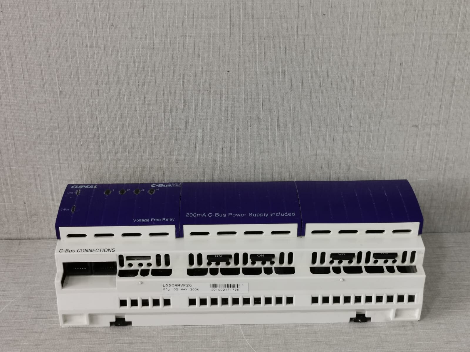 Clipsal L5504RVF20/LE5504TRVF20 CLIPSAL L5504RVF20/LE5504TRVF20 4 CHANNEL VOLTAGE FREE RELAY 9