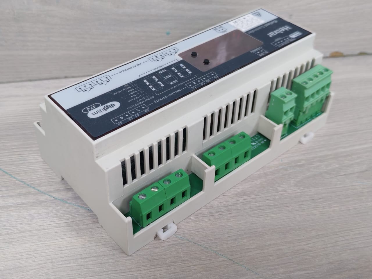 Helvar 474 Helvar 474 Ballast Controller B/W V1.60 Rev.8 100-240VAC 10