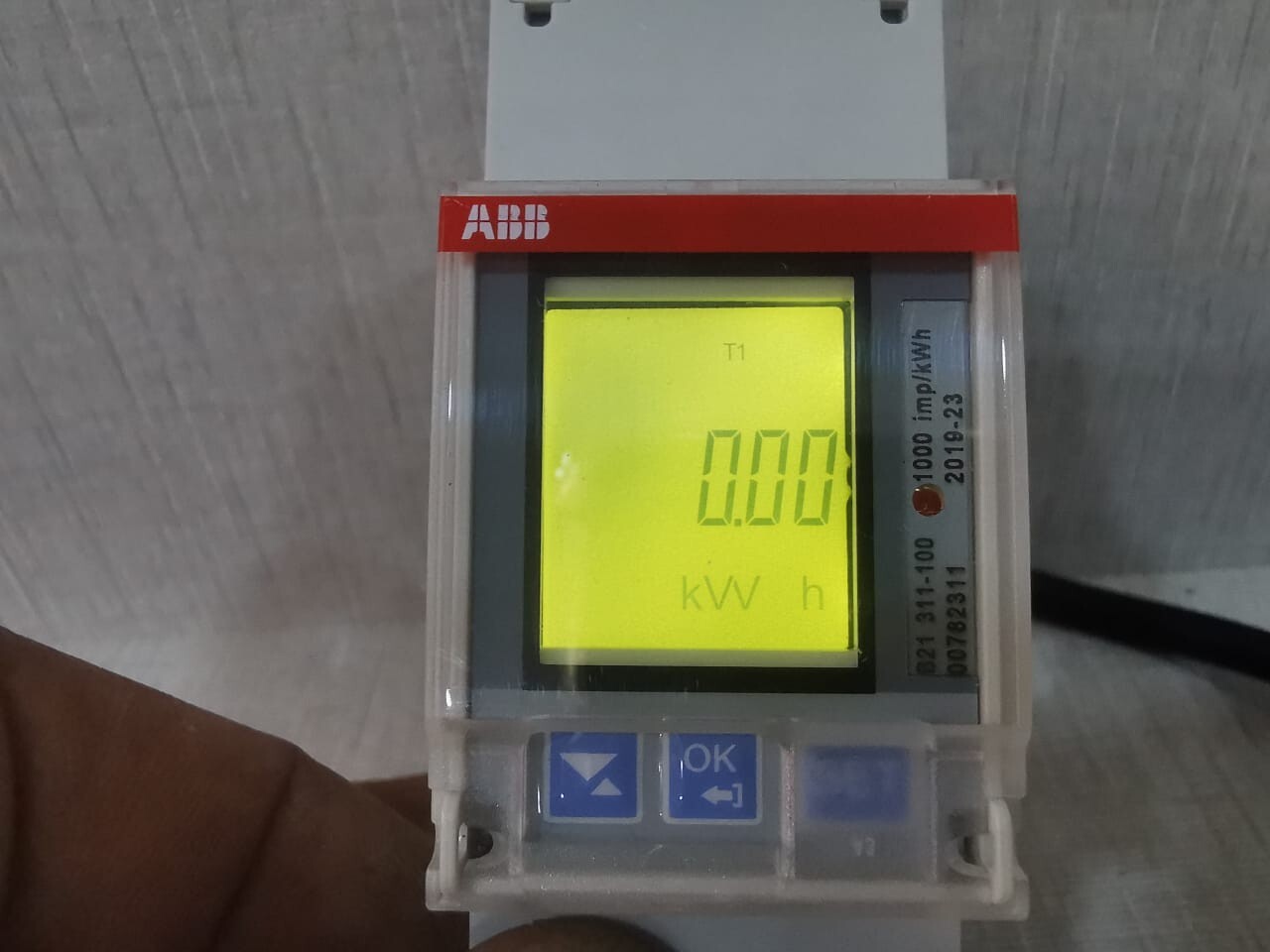 ABB 2CMA100154R1000 ABB B21 311-100 Energy Meter 2CMA100154R1000 3