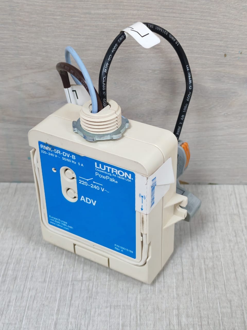Lutron TEILE-NR: 50015168 REV.A LUTRON POWPAK RMK-5R-DV-B P/N: 50015168 REV.A 220-240V RELAY MODULE - WITH SCHM 7