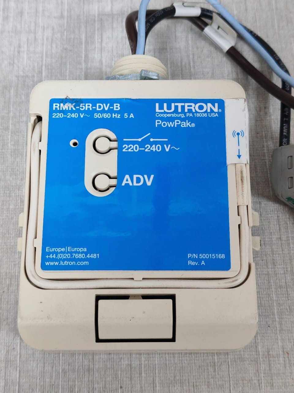 Lutron TEILE-NR: 50015168 REV.A LUTRON POWPAK RMK-5R-DV-B P/N: 50015168 REV.A 220-240V RELAY MODULE - WITH SCHM 8