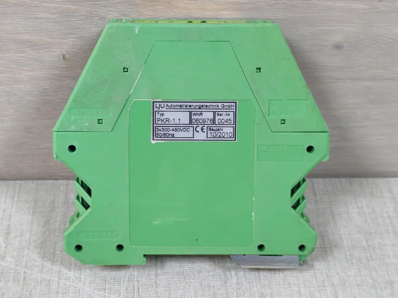 LJU Automation Technology PKR-1.1 LJU Automation Technology PKR-1.1 Safety Relay 4